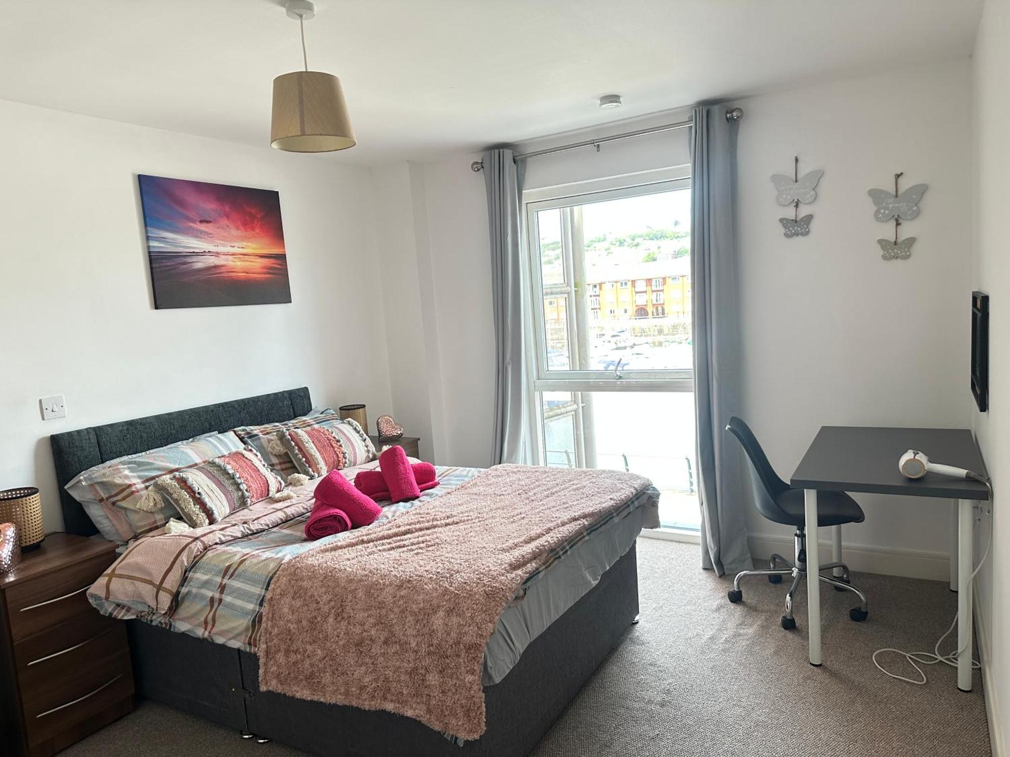 Water Front Apt Walk To The Beach & City Centre Swansea Esterno foto
